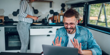 4 Strategi Agar Bisnis Tetap Beroperasi dan Produktif Saat WFH