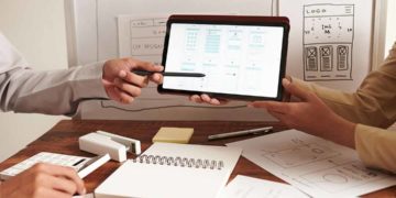 Custom ERP, Komersial, atau Hybrid: Mana yang Bisnis Anda Butuhkan?